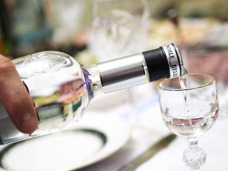 Satışda mənşəyi məlum olmayan araqlar var - XƏBƏRDARLIQ