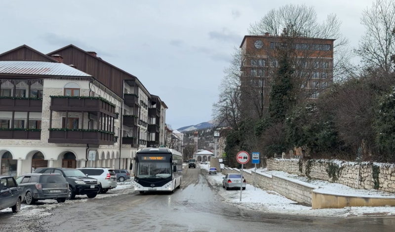 Şuşanın küçələri qardan təmizlənir - FOTO