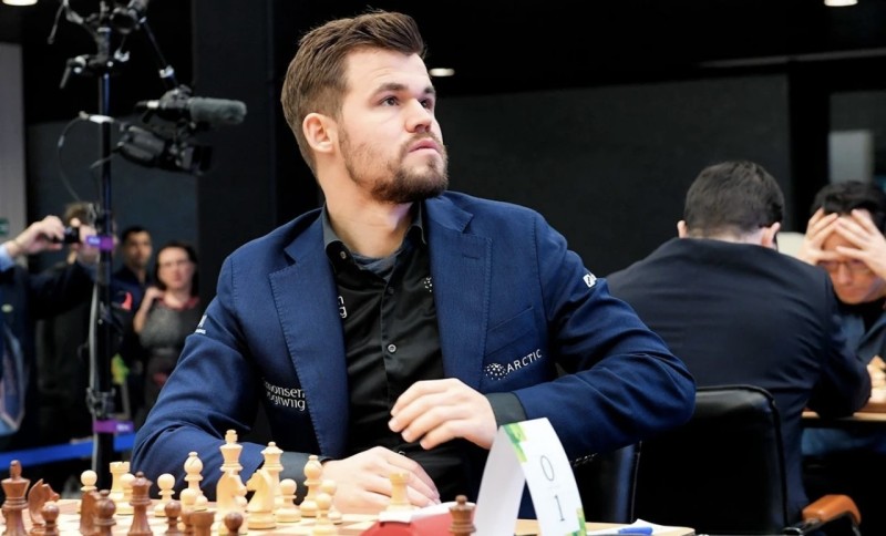 Karlsen doqquzuncu dəfə blits üzrə dünya çempionu oldu