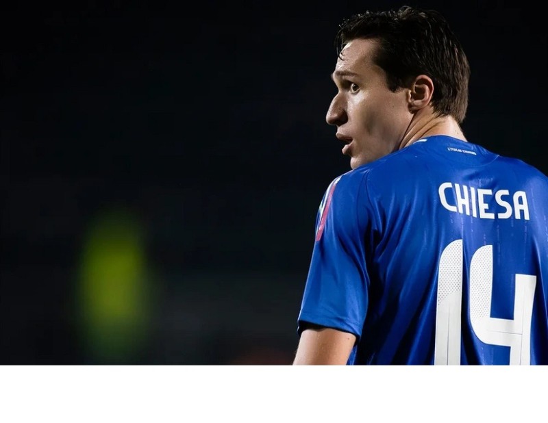 Yuventus sabiq futbolçusunu geri qaytarmağı düşünür