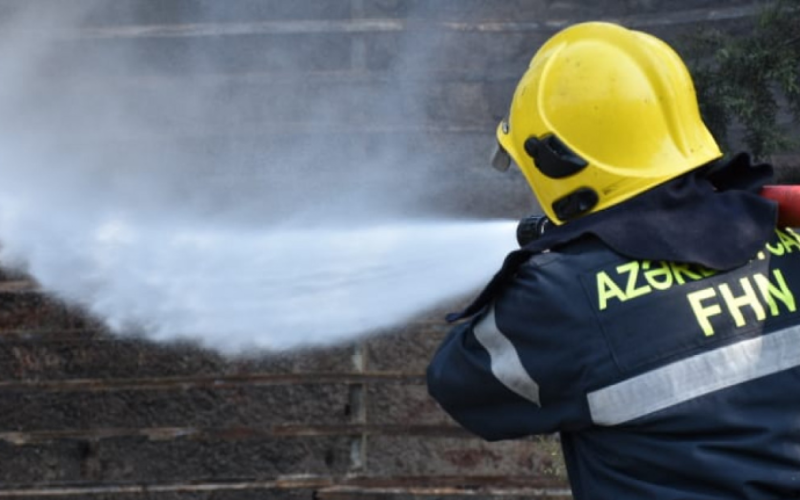 Paytaxtda mağaza yandı