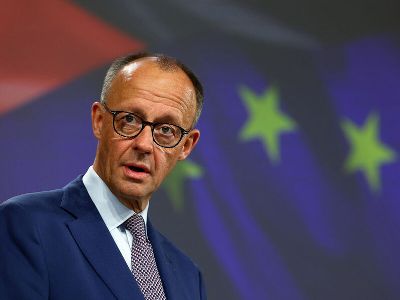 Merz: Almaniya supergüclərin əlində oyuncaq deyil