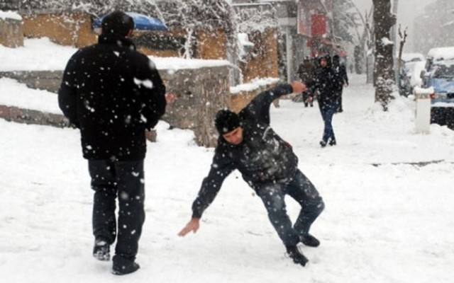 Buzda yıxılıb xəsarət alanların sayı AÇIQLANDI
