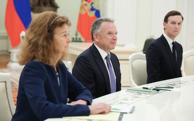 Uitkoff və Trampın kürəkəni Aİ zirvəsinə qatılacaqlar