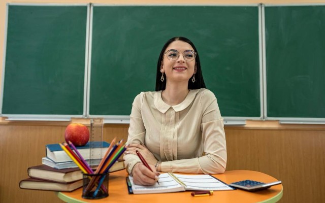 Bu müəllimlərin maaşına əlavə üçün 20,1 milyon manat yönəldiləcək