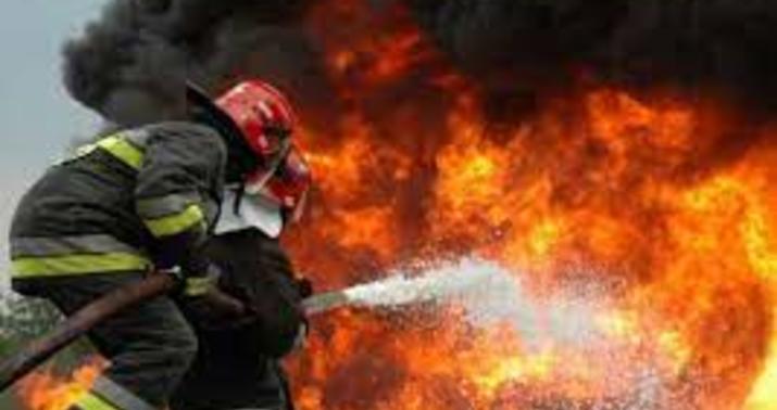 6 otaqlı ev yandı