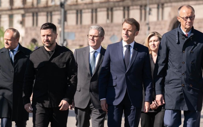 Zelenski həmin bəyannaməni İMZALADI - FOTO