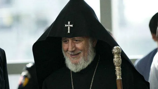 II Qaregin Moskvaya qaça bilər