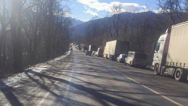 Gürcüstan-Ermənistan sərhədi bağlandı