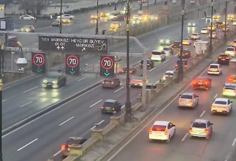 Bakının tıxaclı yolları - SİYAHI