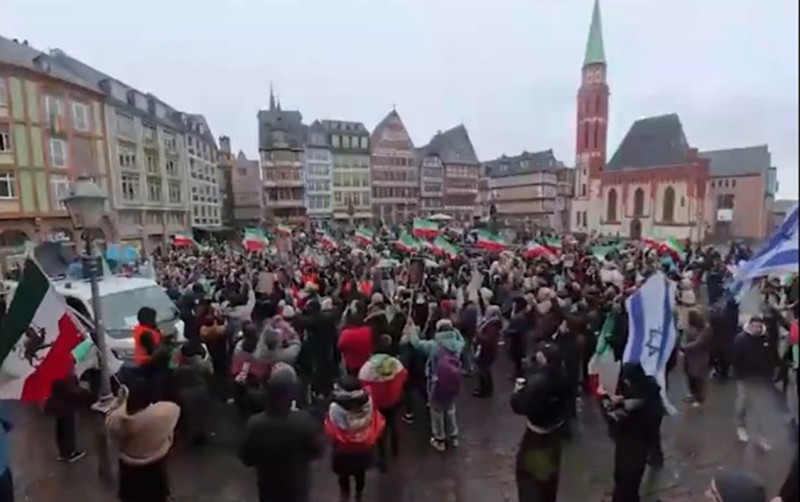 “Şah yaşasın!” deyib etirazçılara dəstək oldular - VİDEO
