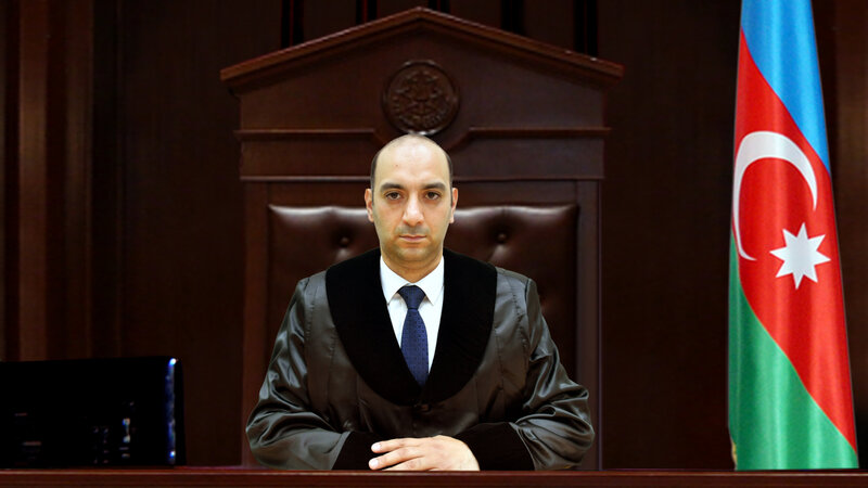 Azərbaycanda məhkəmədə hakim özü-özünə etiraz etdi