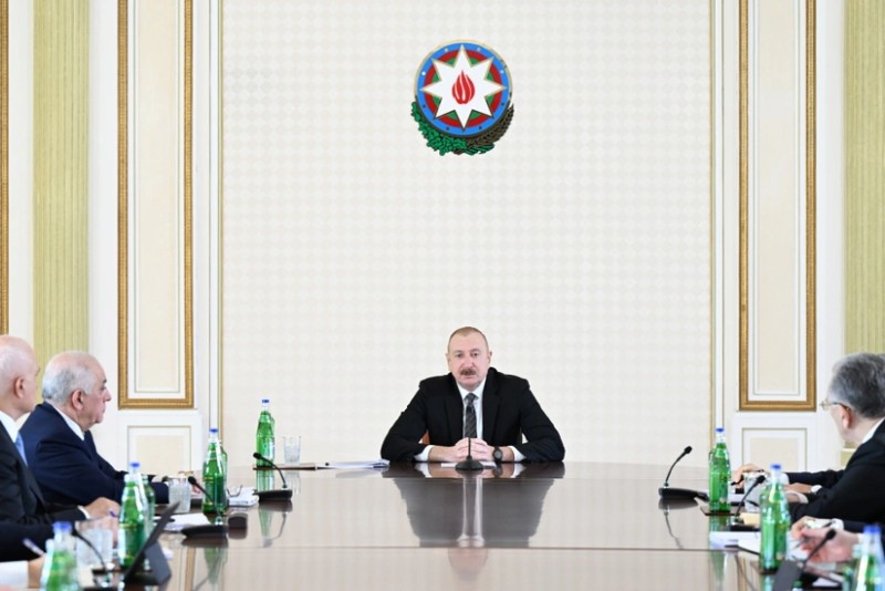 İlham Əliyev: Bakının 30 küçəsində yeni kollektor şəbəkəsi qurulacaq