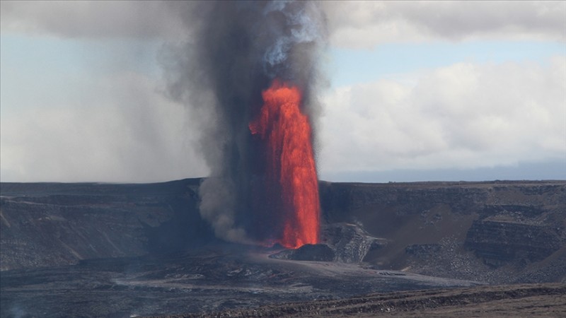 Kilauea püskürdü