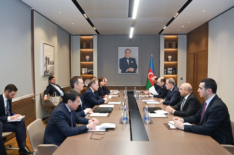 Ceyhun Bayramov İtaliya xarici işlər nazirinin müavini ilə görüşüb