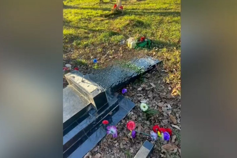 Məzar daşını yararsız hala saldı, saxlanıldı