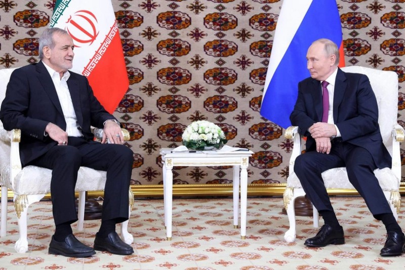 Putin Peşekianla regionda gərginliyin azaldılmasını müzakirə edib