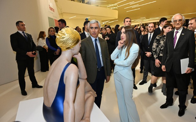 Alena Əliyeva sərgi açılışına qatıldı - FOTOLAR