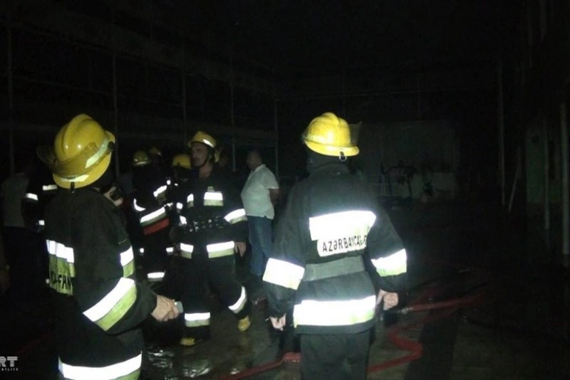 Dönərxanadakı yanğın söndürüldü - YENİLƏNİB