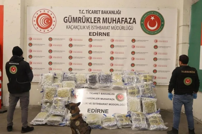 Bolqarıstandan Türkiyəyə keçən TIR-da 144 kq narkotik aşkarlanıb