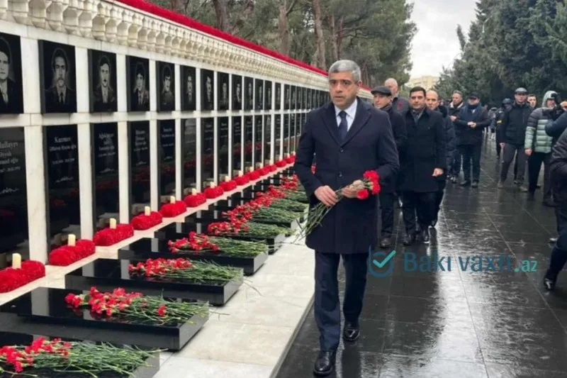 Anar Əliyev Şəhidlər xiyabanını ziyarət etdi - FOTOLAR