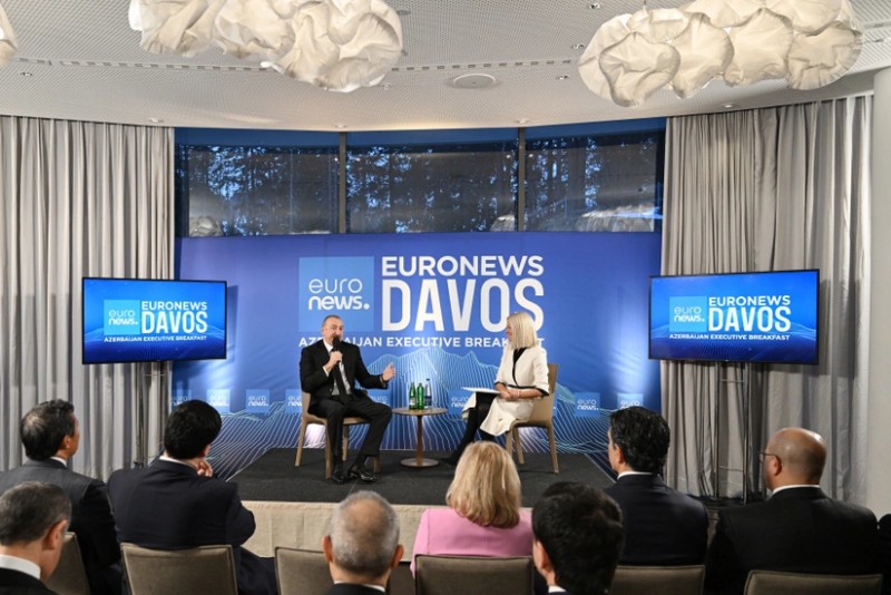 Prezident Azərbaycan rəhbərliyi ilə səhər yeməyi adlı tədbirdə - FOTO