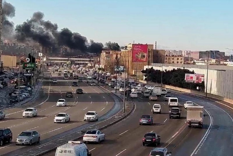 Bakıda obyekt yanır - FOTO - VİDEO - YENİLƏNİB