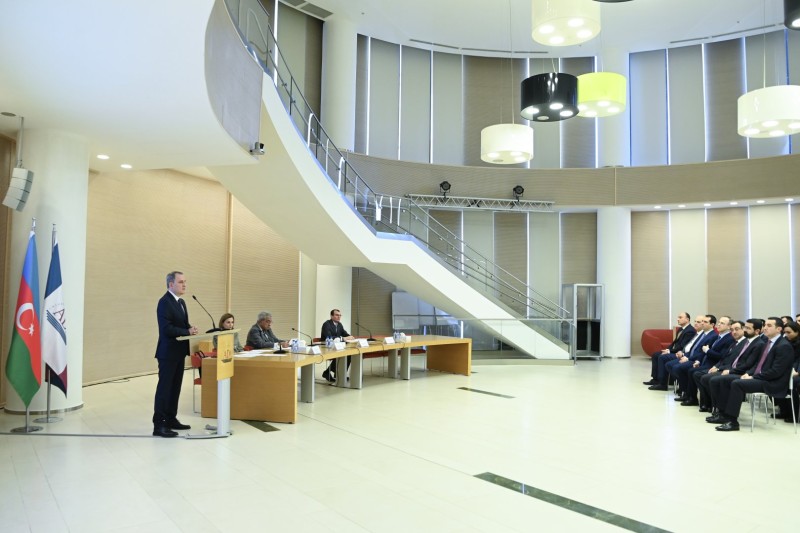 XİN və ADA Universiteti gənc diplomatları sertifikatlarla təltif etdi - FOTO