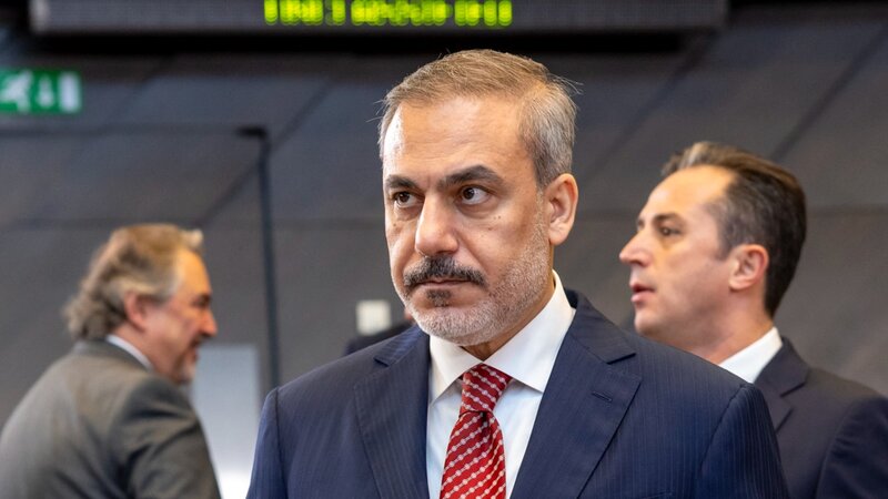 Mirzoyan Hakan Fidanı müdafiə etdi