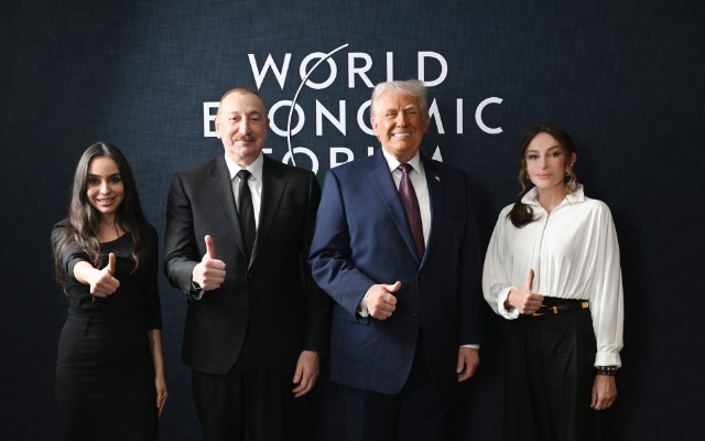 Prezidentlə ailəsinin Trampla görüşündən maraqlı FOTOLAR