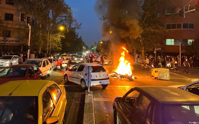 Meyitləri zibil maşını ilə daşıyıb, qanları yanğınsöndürənlə yuyublar