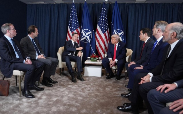 Tramp Avropaya tarifləri DAYANDIRDI