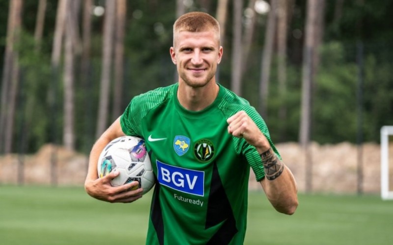 Sumqayıt müdafiə xəttini yeni oyunçu ilə gücləndirdi