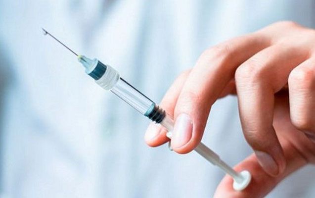 Kişi ailə üzvünün vurduğu iynədən şoka düşərək öldü