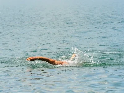 Türkiyədə boğulan rusiyalı üzgüçünün cəsədi Moskvaya gətirilib