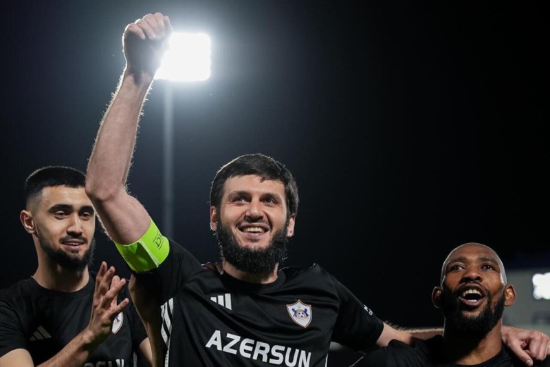 “Başında şiş var idi, görüb pis oldum”