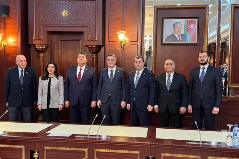 İsrailin xarici işlər naziri Milli Məclisin deputatları ilə görüşüb - FOTO