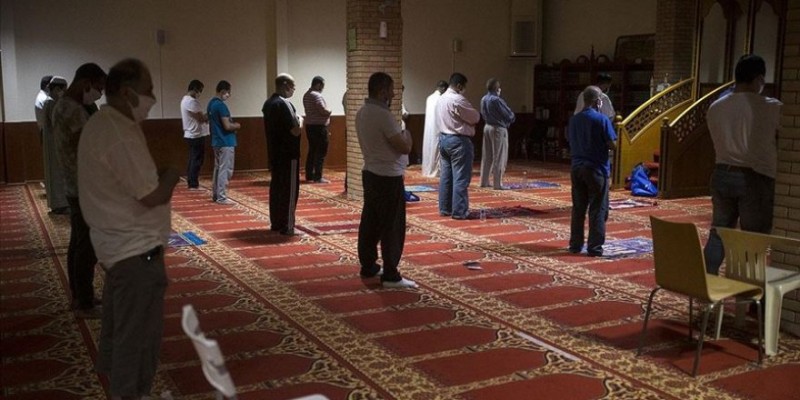 17 məscidə imam axtarılır