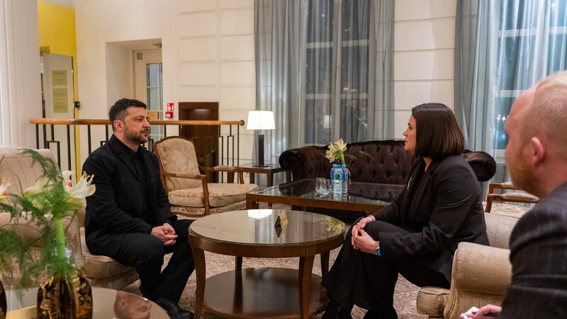 Zelenski Tixanovskaya ilə görüşdü - Lukaşenkonu müzakirə etdilər