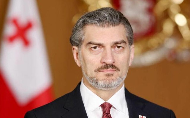 Kavelaşvili daha 59 nəfəri bağışladı