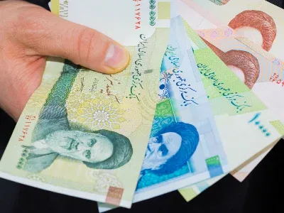 İranda rialın məzənnəsi rekord həddə düşdü