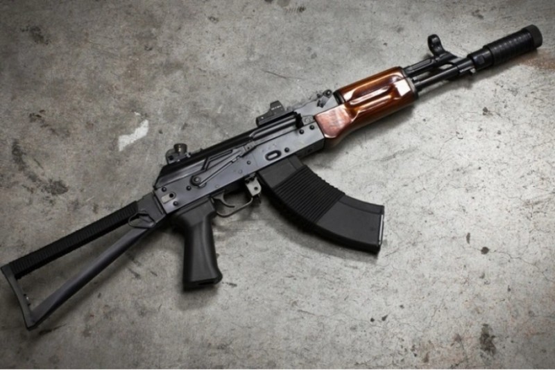 Məhkumun evində gizlətdiyi avtomat silahı aşkarlandı