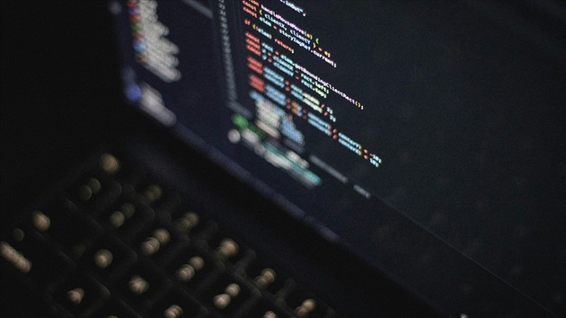 Çin Böyük Britaniyada yüksək vəzifəli şəxslərin telefonlarını dinləyir