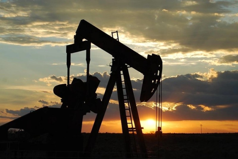 Azərbaycan neft idxalını 12,7 % azaltdı