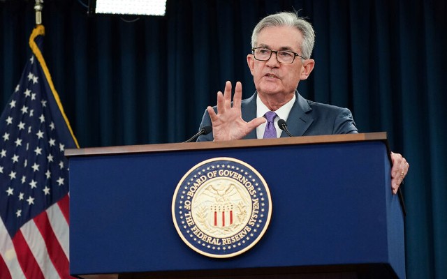 Faiz dərəcəsini dəyişməyən FED rəhbərini axmaq adlandırdı