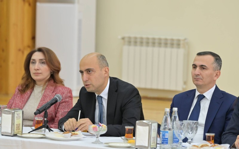 Nazir gənc müəllim və direktorlarla görüşdü - FOTOLAR