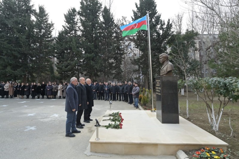 Natiq Qasımovun oxuduğu məktəbdə büstünün açılışı oldu - FOTO