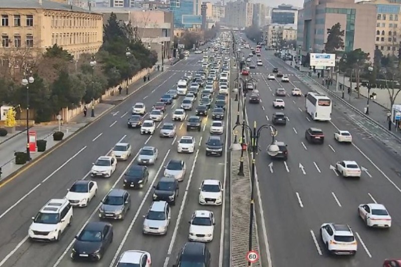 Bakının tıxaclı yolları - SİYAHI