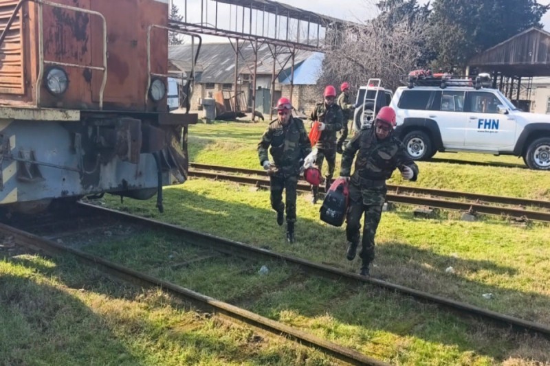 Qəzalar zamanı xilasetmə ilə bağlı təlim keçirildi - VİDEO