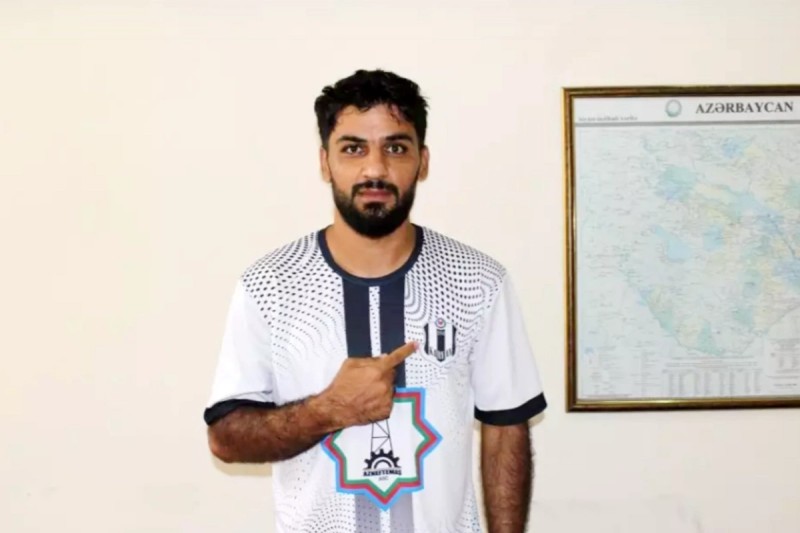 Azərbaycanda da forma geyən iranlı futbolçu həbs olundu